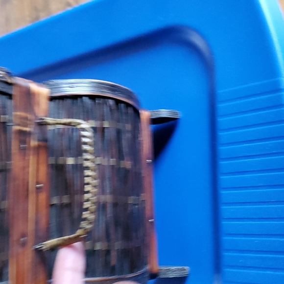 Wooden Oriental chest - Picture 8 of 14